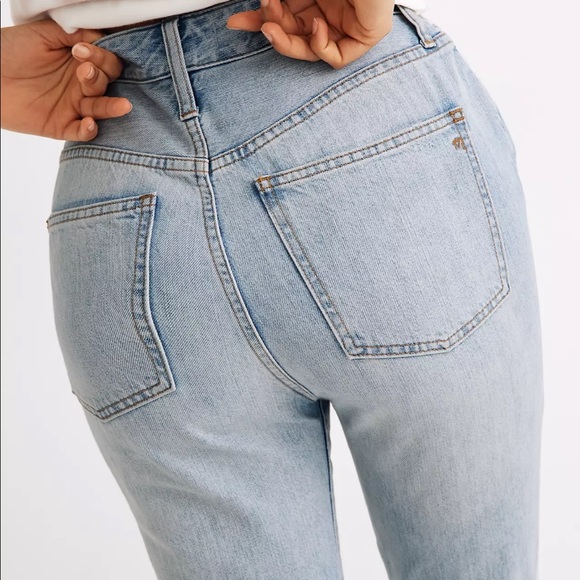 The Curvy Perfect Vintage Jean in Fitzgerald Wash - Picture 2 of 7